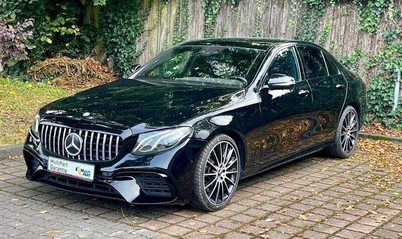 Schwarz Gebraucht 2016 Mercedes E400 AMG Limousine | 24.499 € (Etwas zu teuer) - Bild 1/4