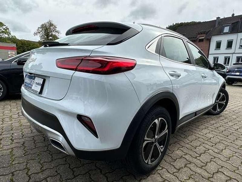 Gebraucht Kia XCeed Vision 141 PS (103 kW) 2022 Carrara weiß SUV