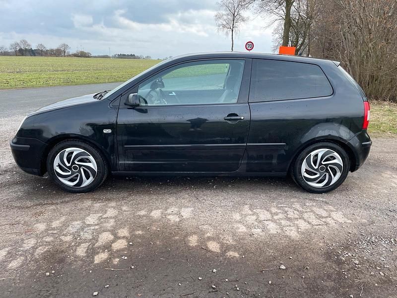 Gebraucht VW Polo 75 PS (55 kW) 2002 Schwarz Kleinwagen