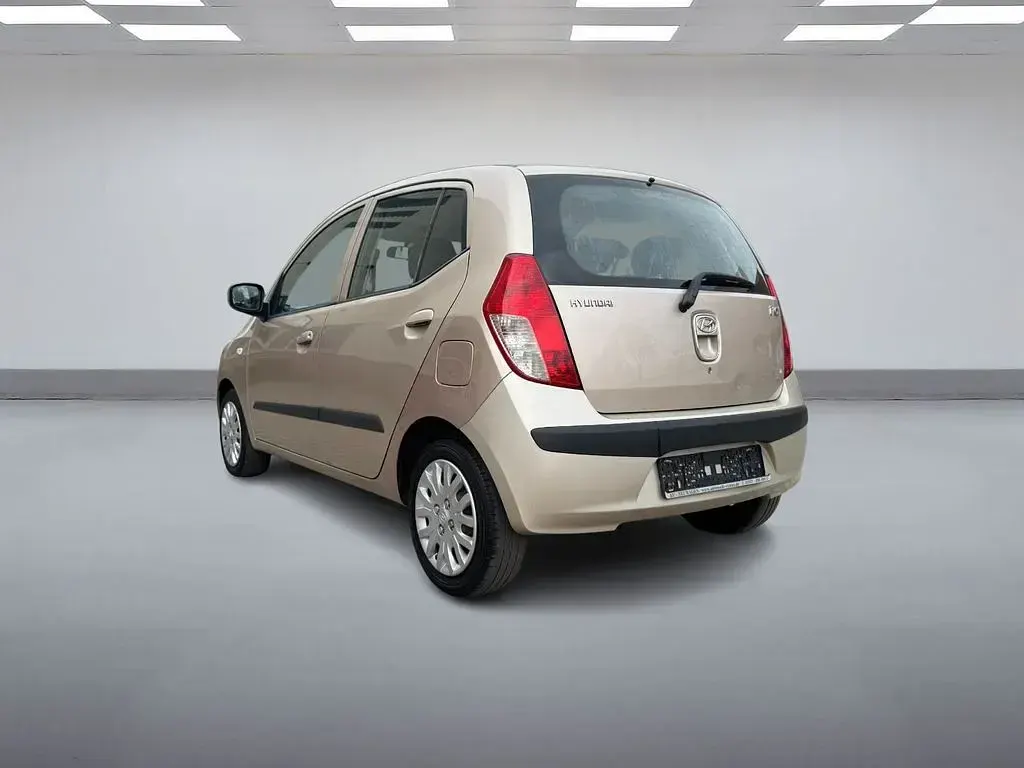 Gebraucht Hyundai i10 67 PS (49 kW) 2010 Silber Kleinwagen
