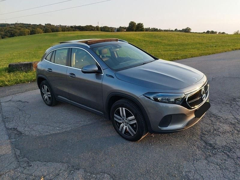 Gebraucht Mercedes EQA300 167 kW (228 PS) 2021 Grau SUV