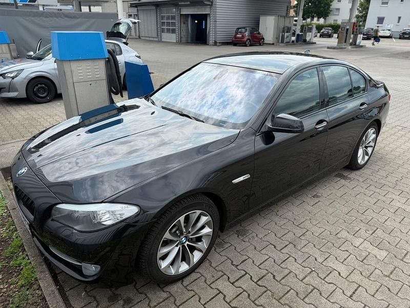Schwarz Gebraucht 2010 BMW 550 Limousine | 12.500 € (Superpreis) - Bild 1/4