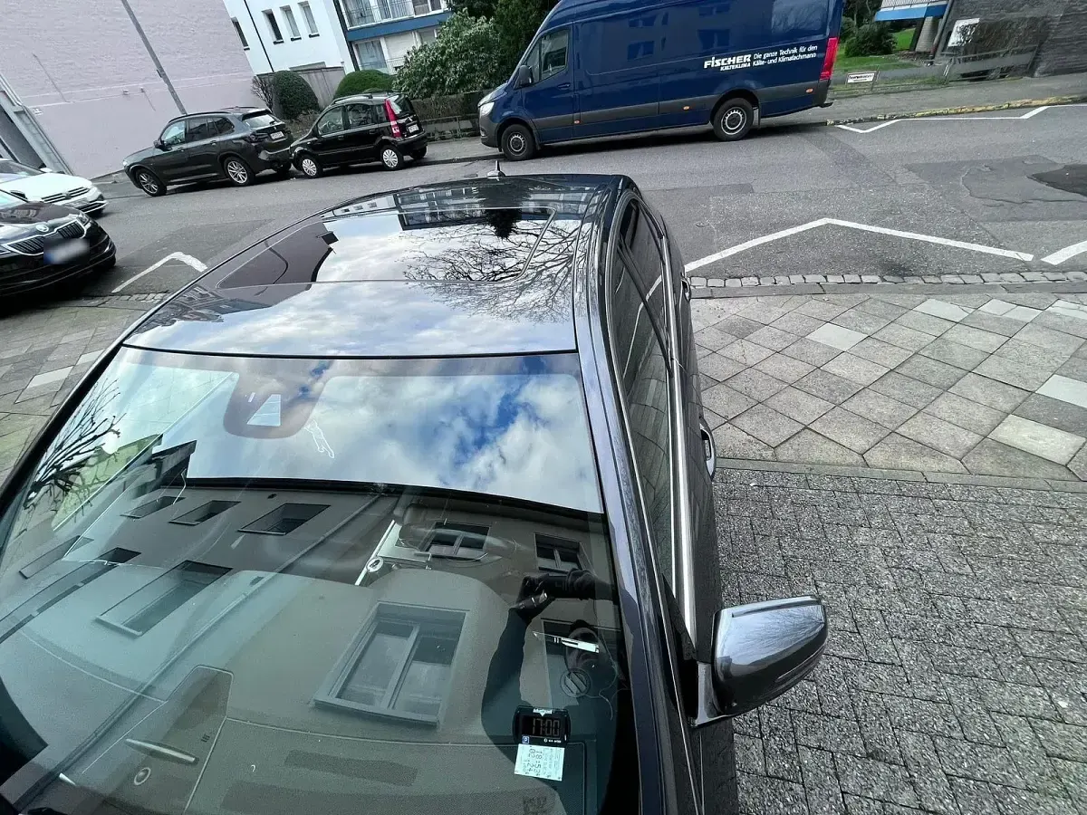 Używany Mercedes E250 Avantgarde 204 KM (150 kW) 2014 Niebieski Sedan/Limuzyna