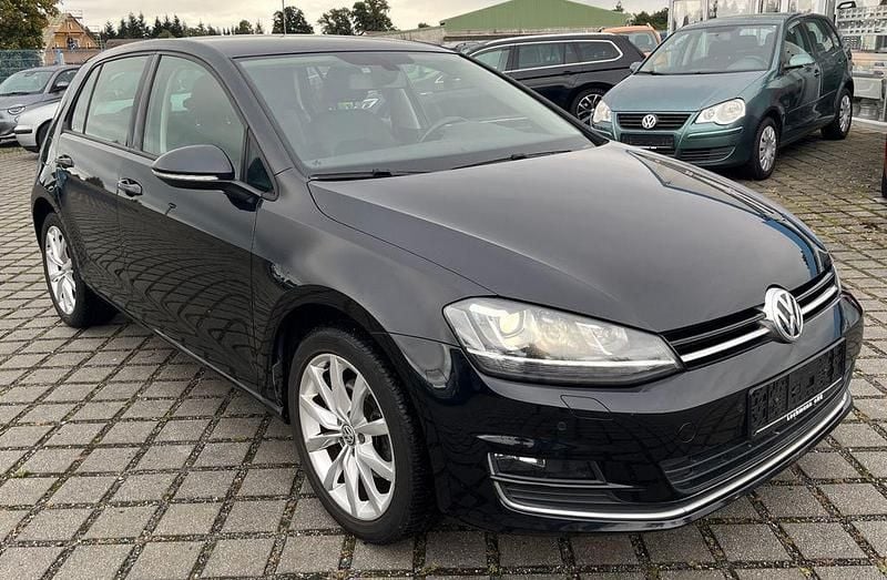 Schwarz Gebraucht 2016 VW Golf VII Highline Limousine | 12.250 € (Fairer Preis) - Bild 1/4