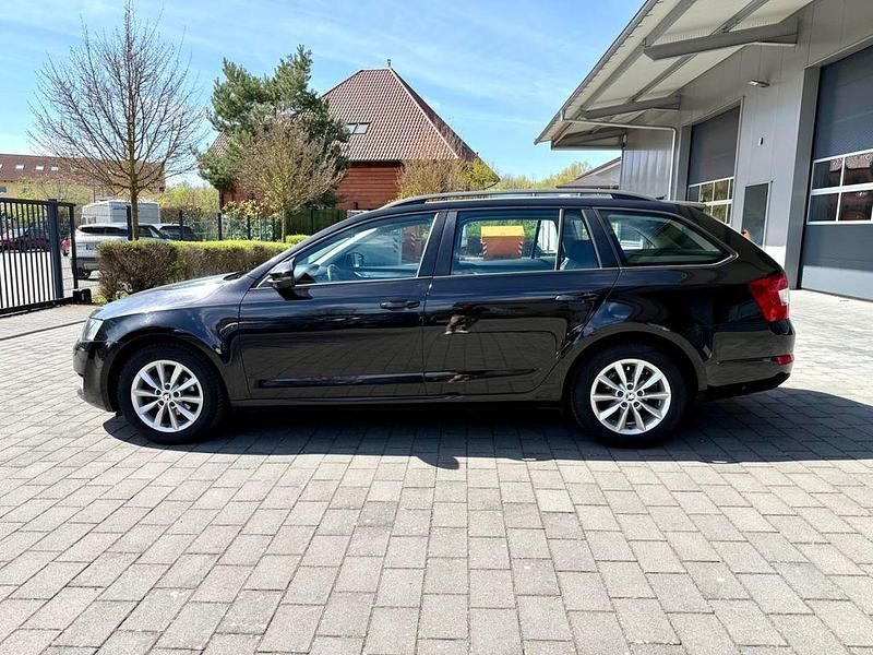 Gebraucht Skoda Octavia Ambition 110 PS (80 kW) 2016 Schwarz Kleinwagen