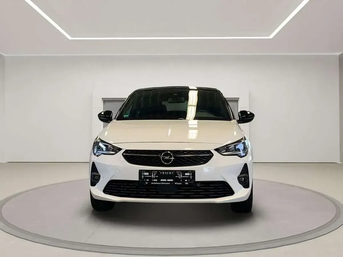 Gebraucht Opel Corsa-e 100 kW (136 PS) 2023 Weiß Kleinwagen