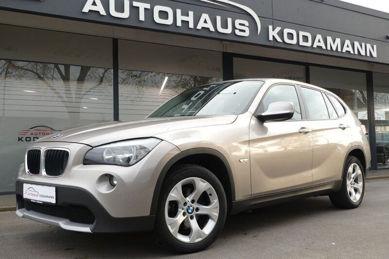 Silber Gebraucht 2011 BMW X1 Sport Line SUV | 6.950 € (Guter Preis) - Bild 1/4