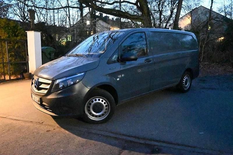 Gebraucht Mercedes e-Vito 85 kW (116 PS) 2020 Blau Van