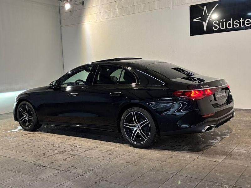 Gebraucht Mercedes E200 AMG 204 PS (150 kW) 2026 Schwarz Limousine