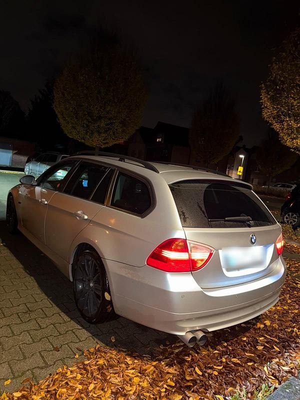 Gebraucht BMW 318 129 PS (94 kW) 2007 Silber Kombi