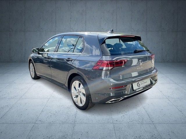 Gebraucht VW Golf VIII Style 150 PS (110 kW) 2023 Grau Limousine