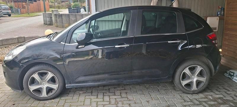 Gebraucht Citroën C3 PureTech 81 PS (59 kW) 2016 Schwarz Kleinwagen