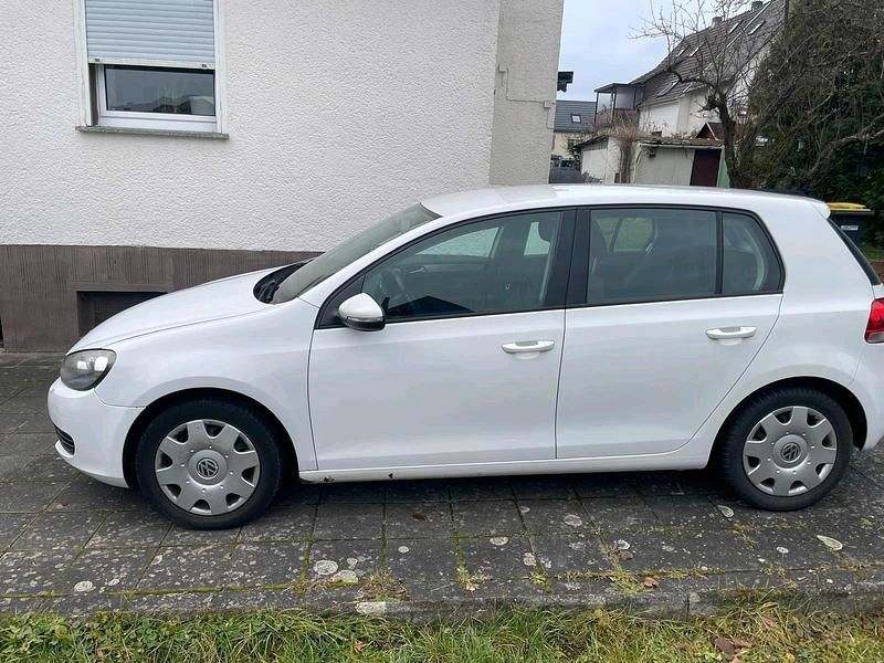 Gebraucht VW Golf VI 86 PS (63 kW) 2012 Weiß Kleinwagen