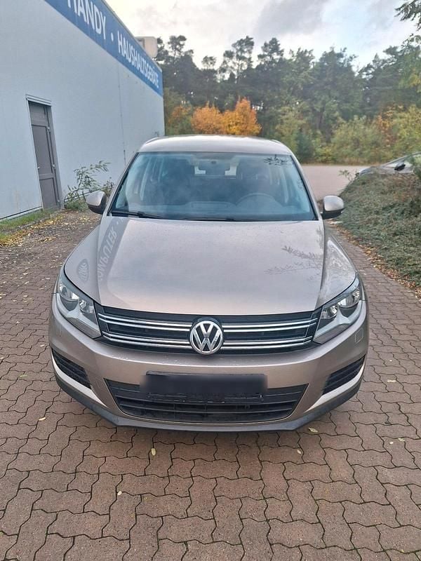 Grau Gebraucht 2014 VW Tiguan SUV | 9.500 € (Guter Preis) - Bild 1/4