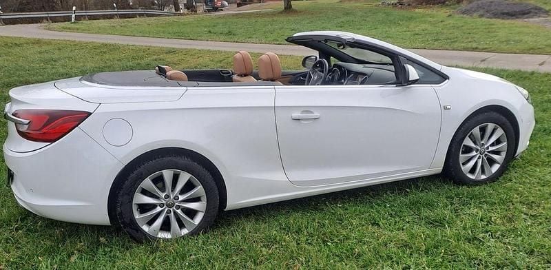 Gebraucht Opel Cascada Innovation 120 PS (88 kW) 2015 Weiß Cabrio