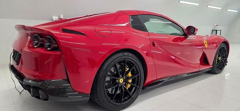 Gebraucht Ferrari 812 799 PS (587 kW) 2023 Rot Cabrio