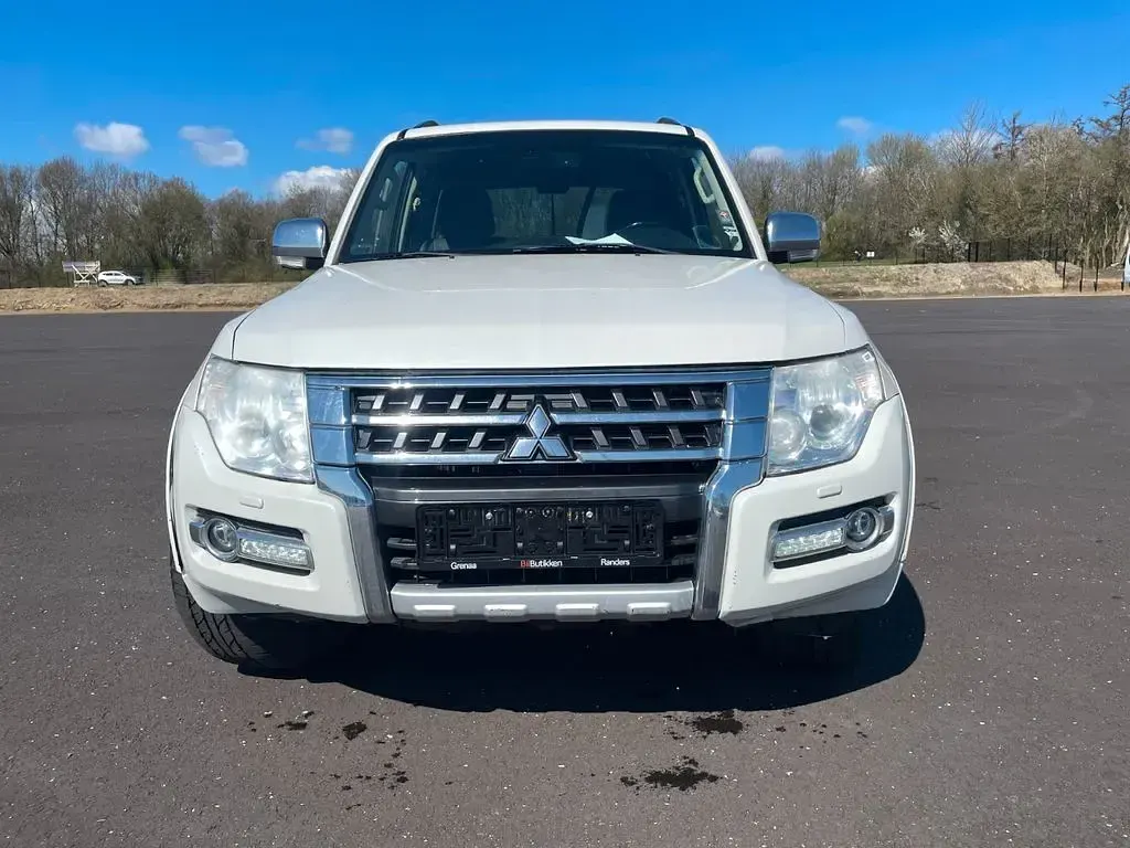 Gebraucht Mitsubishi Pajero 200 PS (147 kW) 2014 Weiß SUV