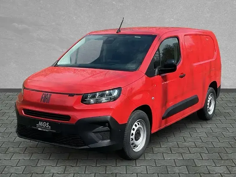 Neu Fiat Doblò 131 PS (96 kW) 2026 Feuerrot Van / Kleinbus
