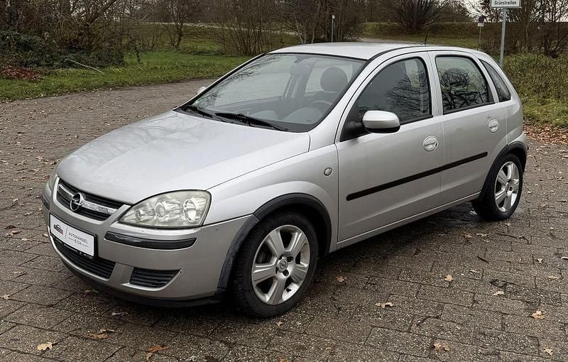 Usata Opel Corsa 60 CV (44 kW) 2004 Argento Utilitaria