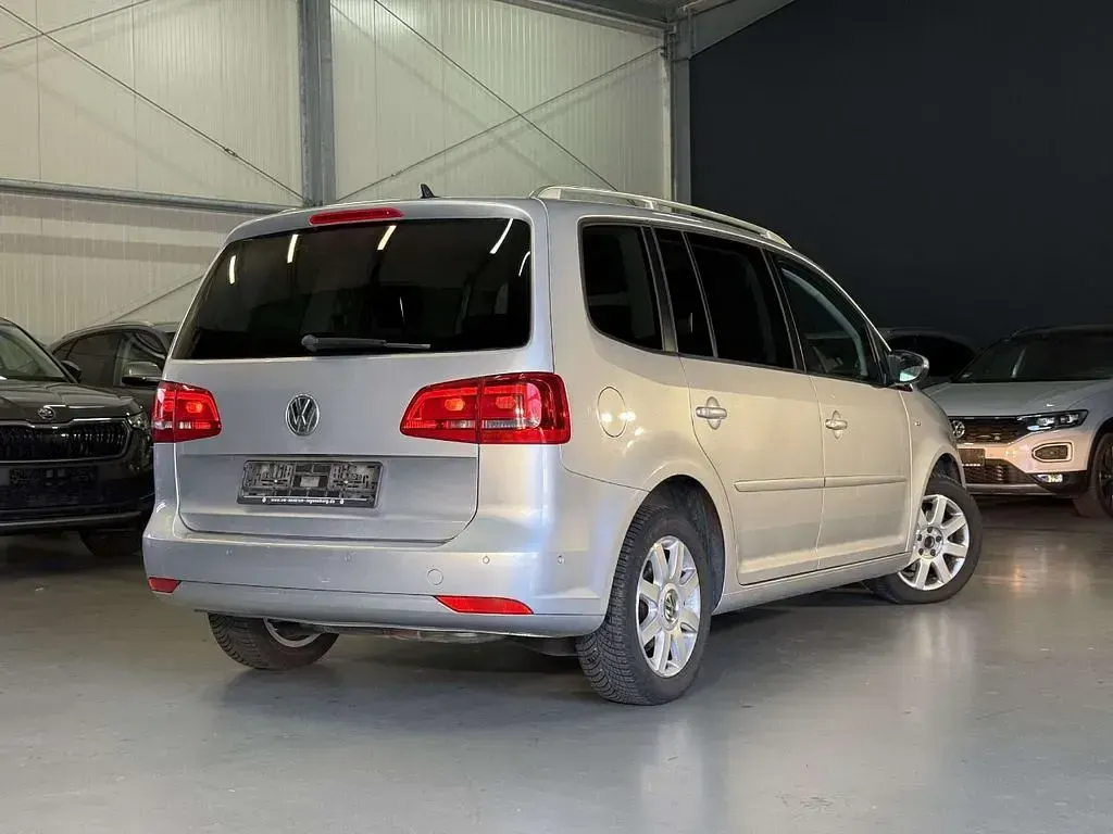 Gebraucht VW Touran Cup 105 PS (77 kW) 2014 Reflexsilber metallic Van / Kleinbus