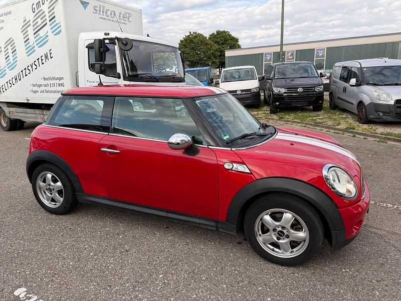 Gebraucht Mini ONE 75 PS (55 kW) 2009 Rot Kleinwagen