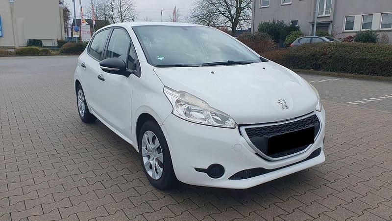 Gebraucht Peugeot 208 Access 68 PS (50 kW) 2014 Weiß Kleinwagen