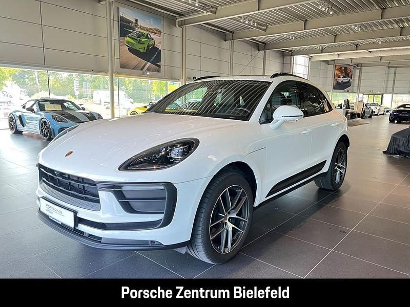 Weiss Gebraucht 2024 Porsche Macan SUV | 81.800 € (Fairer Preis) - Bild 1/4