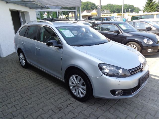 Gebraucht VW Golf VII Style 105 PS (77 kW) 2012 Silber metallic Kombi
