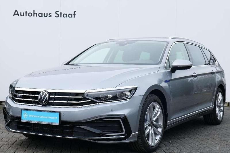Gebraucht VW Passat GTE 156 PS (114 kW) 2022 Pyritsilber metallic Kombi