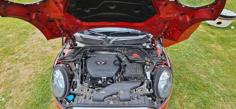 Rot Gebraucht 2014 Mini Cooper SD Kleinwagen | 18.500 € (Teuer) - Bild 1/4