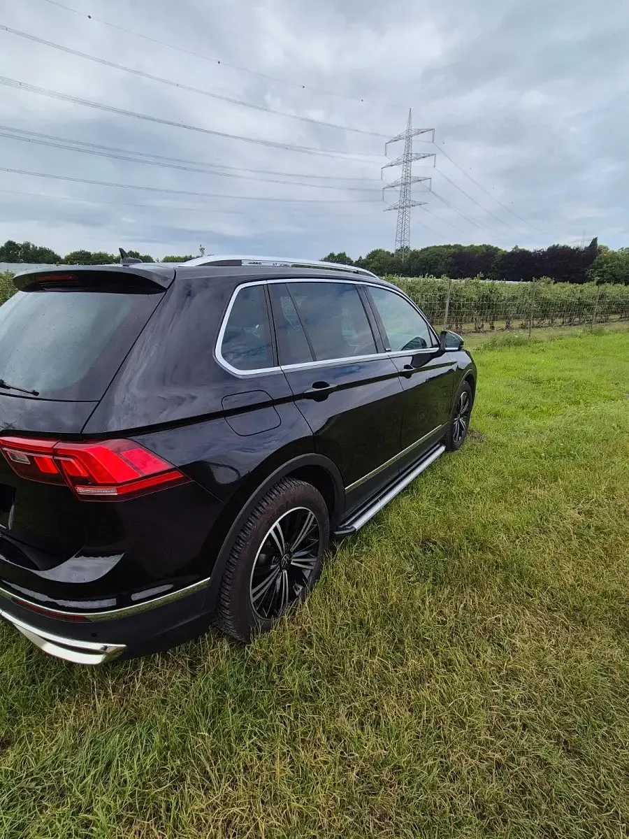 Gebraucht VW Tiguan Move 150 PS (110 kW) 2023 Schwarz SUV