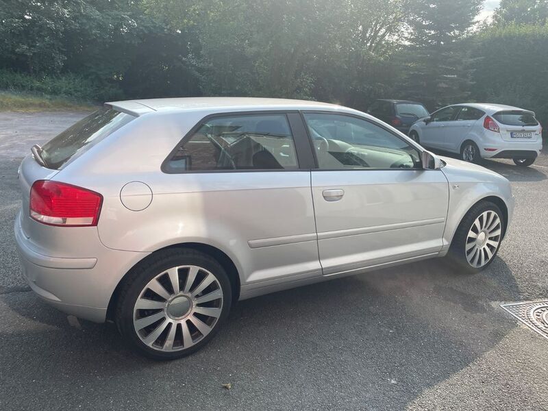 Silber Gebraucht 2007 Audi A3 Ambiente Limousine | 1.800 € (Superpreis) - Bild 1/4