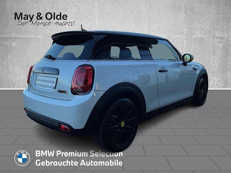Gebraucht Mini Cooper SE 135 kW (184 PS) 2023 Weiss Kleinwagen