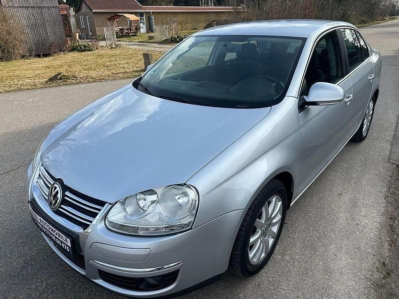 Gebraucht VW Jetta Comfortline 122 PS (89 kW) 2008 Silber Limousine