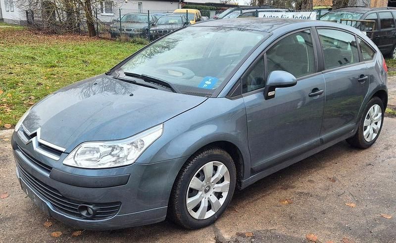 Grau Gebraucht 2007 Citroën C4 Style Limousine | 999 € (Guter Preis) - Bild 1/4
