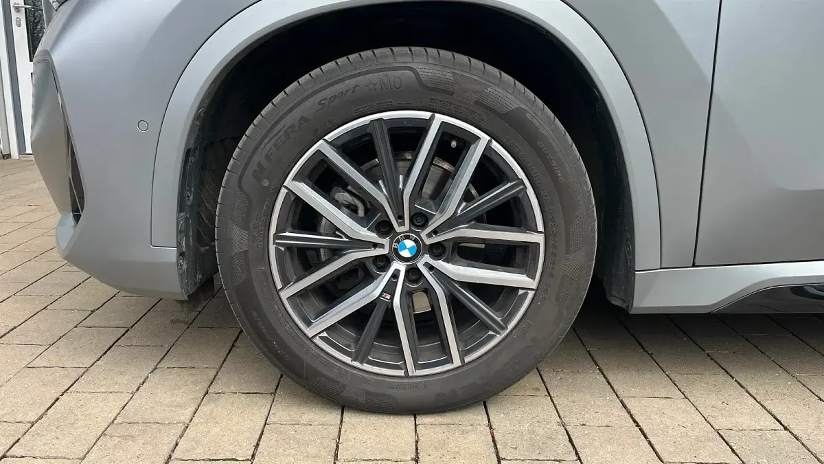 Gebraucht BMW X1 M Sport 150 PS (110 kW) 2023 Bmw individual frozen pure grey SUV