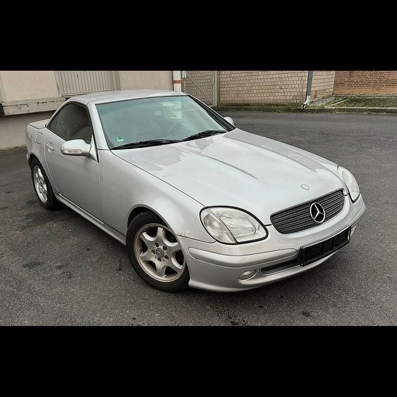 Second-hand Mercedes SLK200 163 CP (119 kW) 2001 Argintiu Cabrio