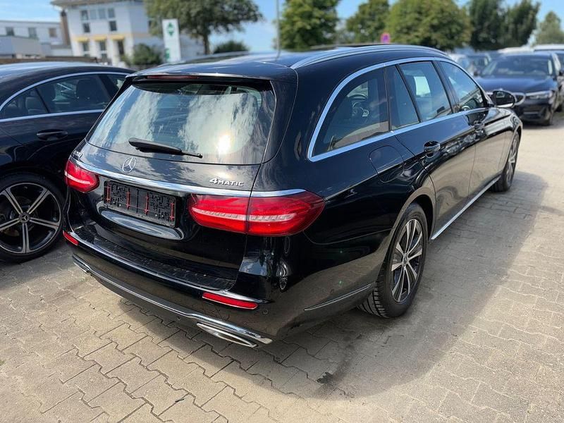 Gebraucht Mercedes E200 211 PS (155 kW) 2019 Schwarz Kombi