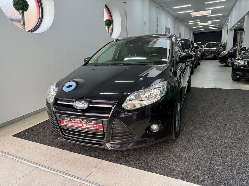 Schwarz Gebraucht 2013 Ford Focus SYNC Edition Limousine | 5.999 € (Fairer Preis) - Bild 1/4