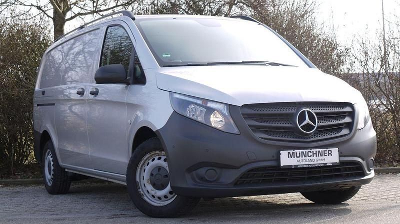 Gebraucht Mercedes Vito 163 PS (119 kW) 2018 Silber Van