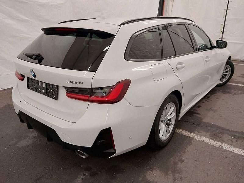Gebraucht BMW 320 M Sport 184 PS (135 kW) 2024 Weißkeine angabe Kombi