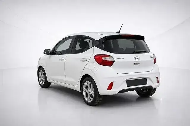 Gebraucht Hyundai i10 GO! 67 PS (49 kW) 2023 Weiß Kleinwagen