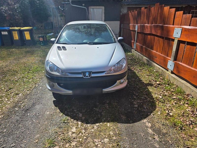 Gebraucht Peugeot 206 Filou 75 PS (55 kW) 2003 Grau Limousine