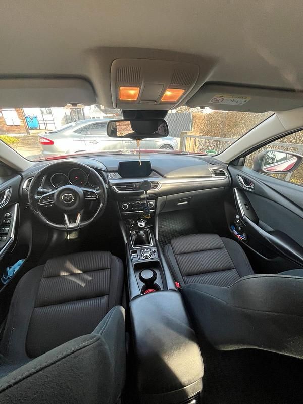 Gebraucht Mazda 6 145 PS (106 kW) 2018 Rot Kombi