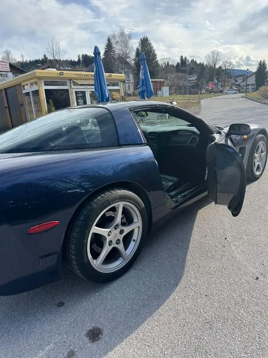 Używany Corvette C5 344 KM (253 kW) 2000 Niebieski Kabriolet