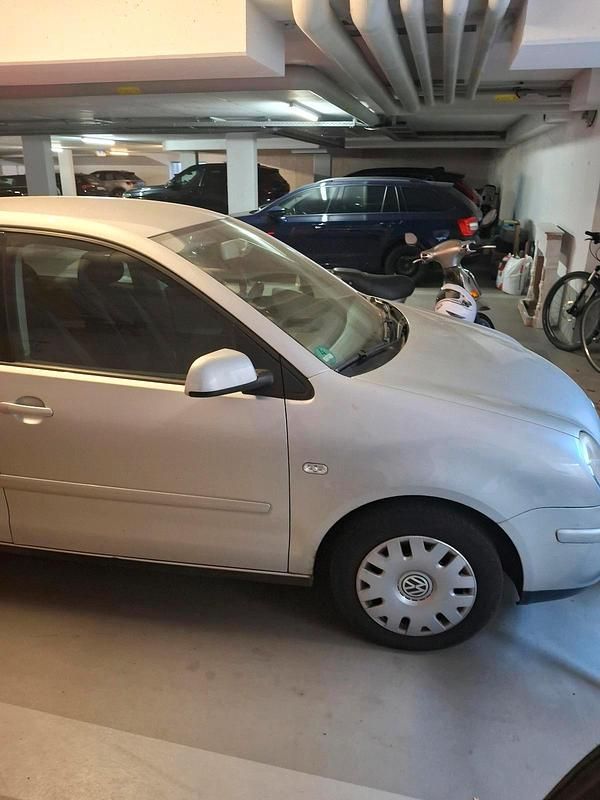 Gebraucht VW Polo 65 PS (47 kW) 2003 Silber Limousine