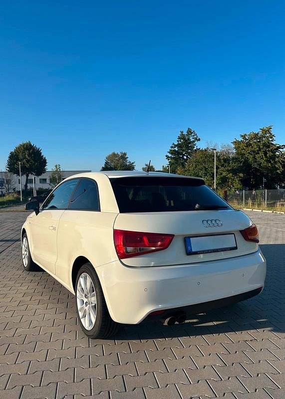Gebraucht Audi A1 143 PS (105 kW) 2011 Weiß Kleinwagen