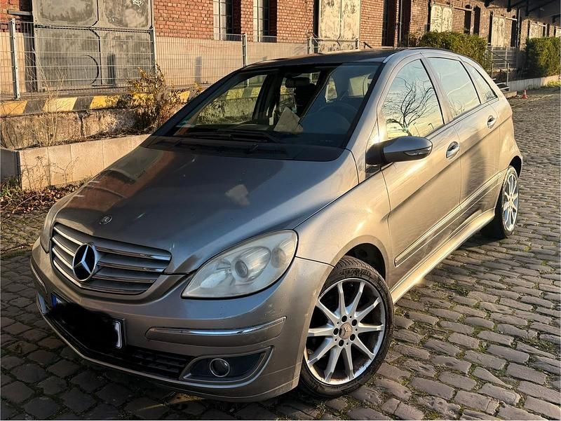 Grau Gebraucht 2005 Mercedes B170 Van / Kleinbus | 1.200 € (Guter Preis) - Bild 1/4
