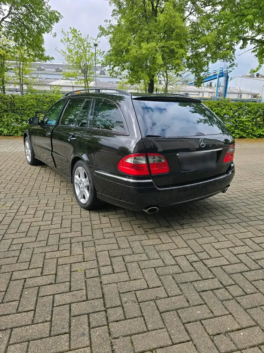 Gebraucht Mercedes E320 Avantgarde 224 PS (164 kW) 2007 Schwarz Kombi