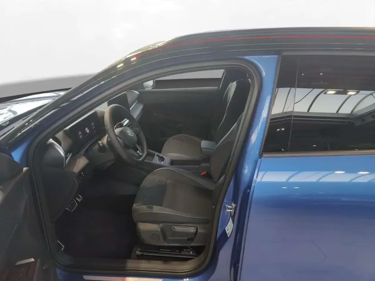 Neu VW T-Roc R-line 150 PS (110 kW) 2026 Blau SUV